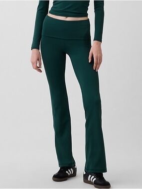 Gap fit smooth fold over flare leggings